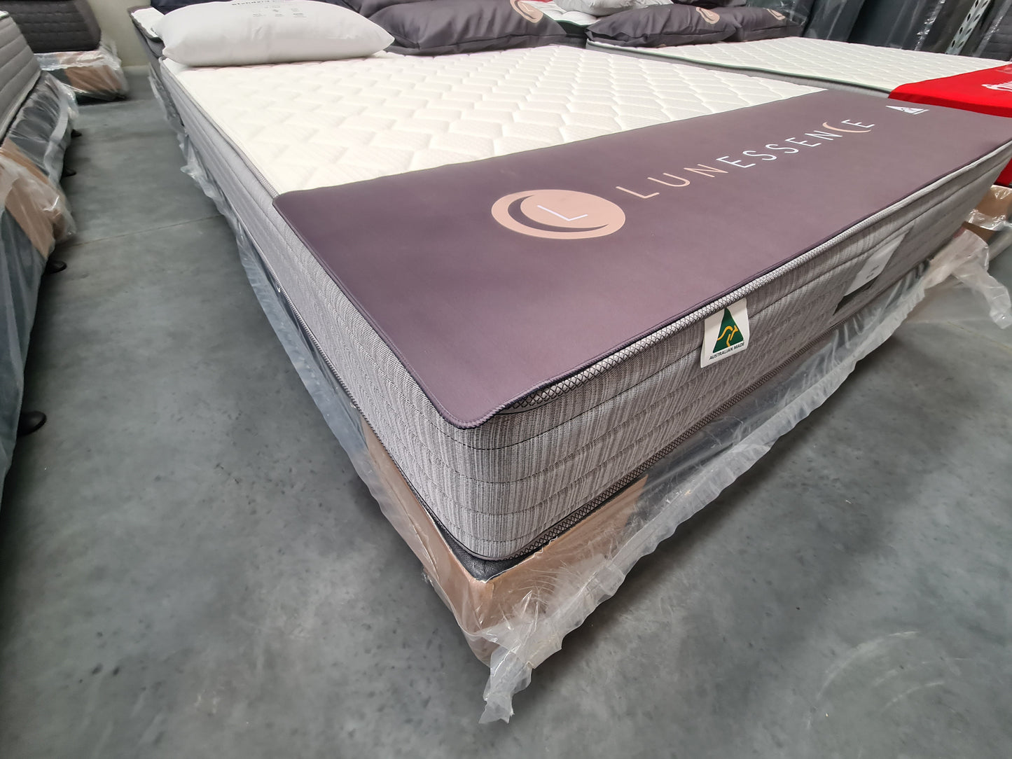 Divine Mattress - Firm - Lunessence